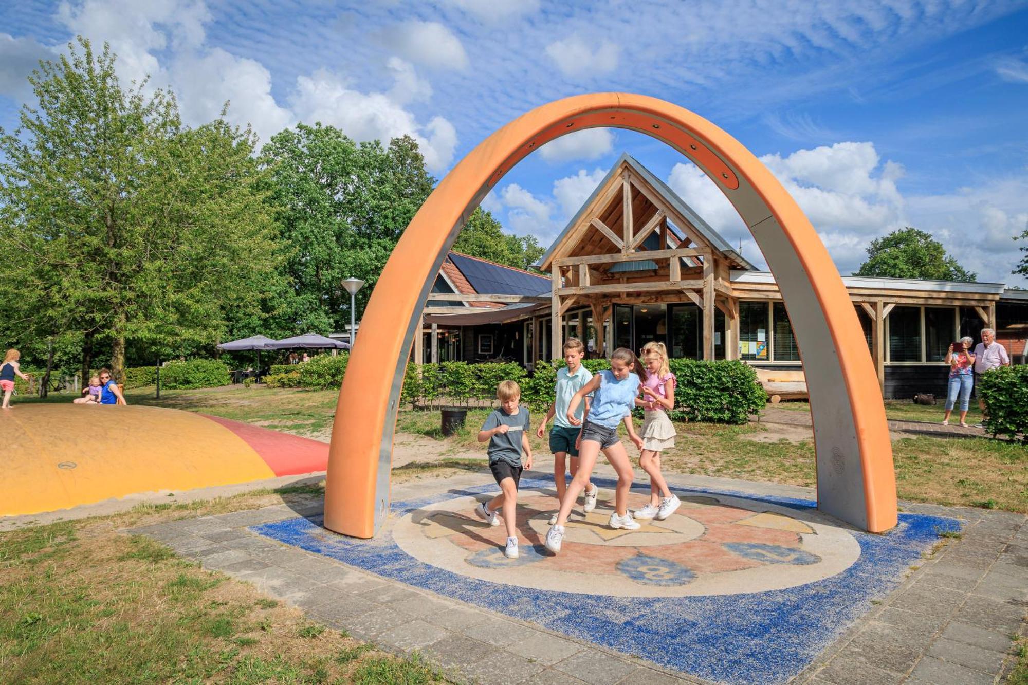 Recreatiepark Kaps Hotel Tubbergen Exterior photo